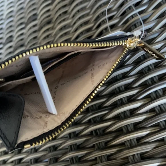 NEW YORK CITY Jet Set Travel Sm TZ Coinpouch - Picture 13 of 16